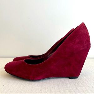 Via Neroli Sexy Suede Wedge Pumps